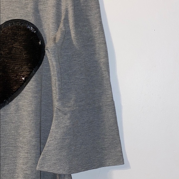 L’ Atelier Heart Sequin Shirt 40$ - Picture 2 of 8